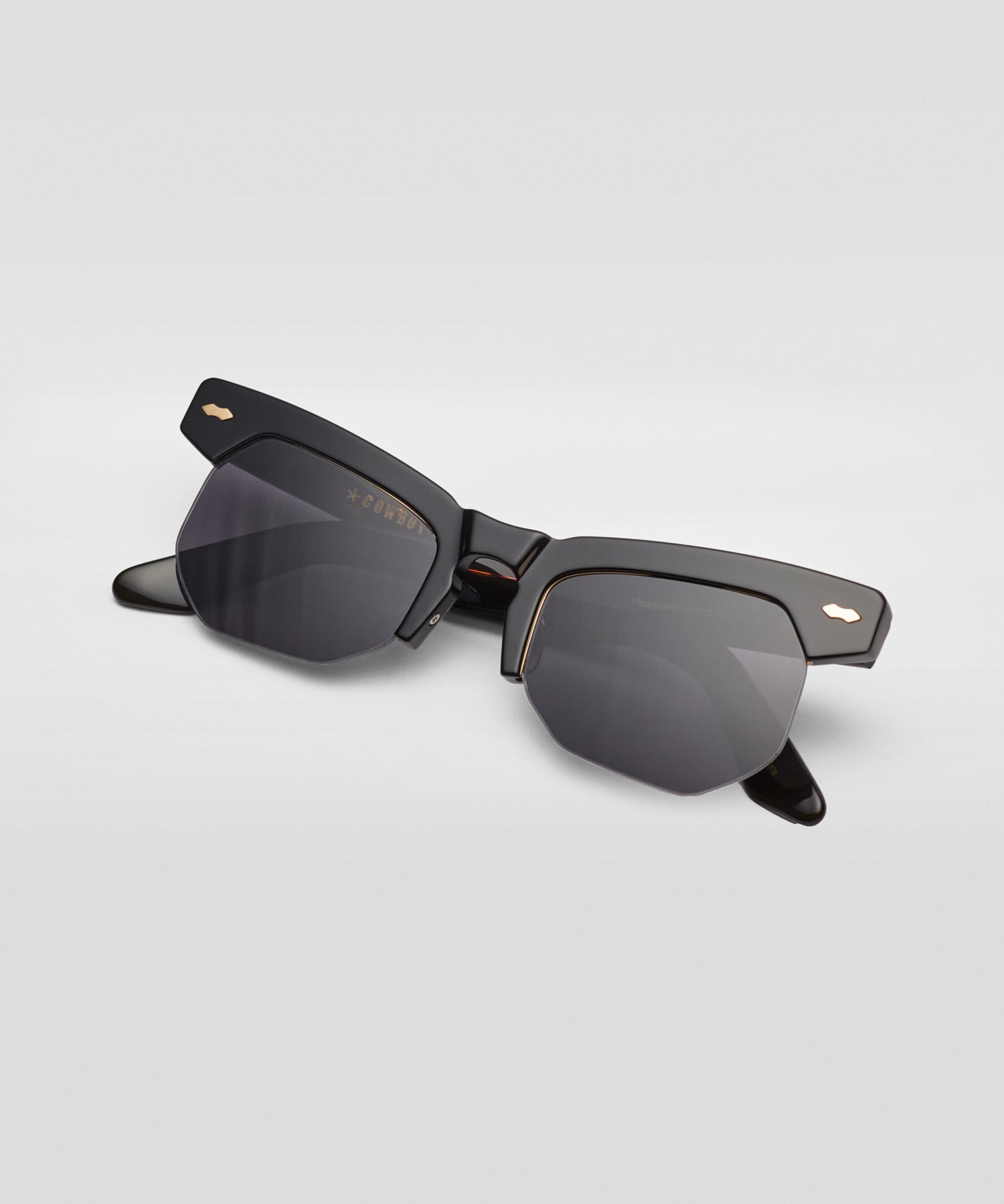 Commodor Obsidian Eclipse